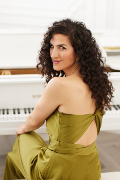 LailaBiali_W_bio-683x1024